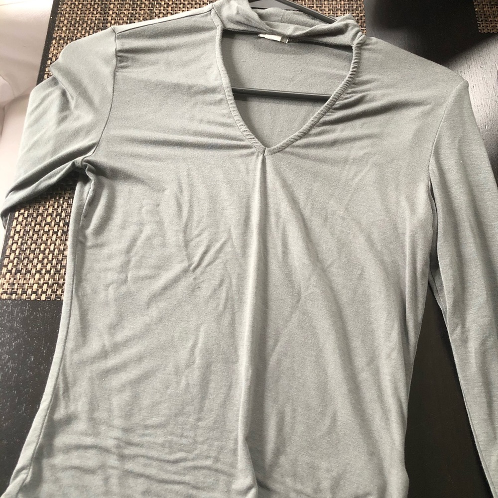 Garage Choker Long Sleeve